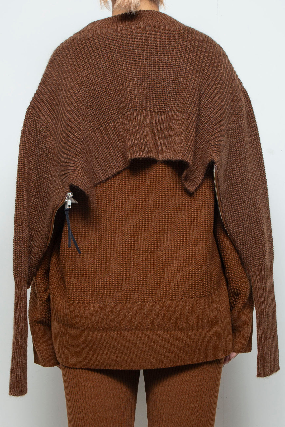 250201 KNIT BROWN