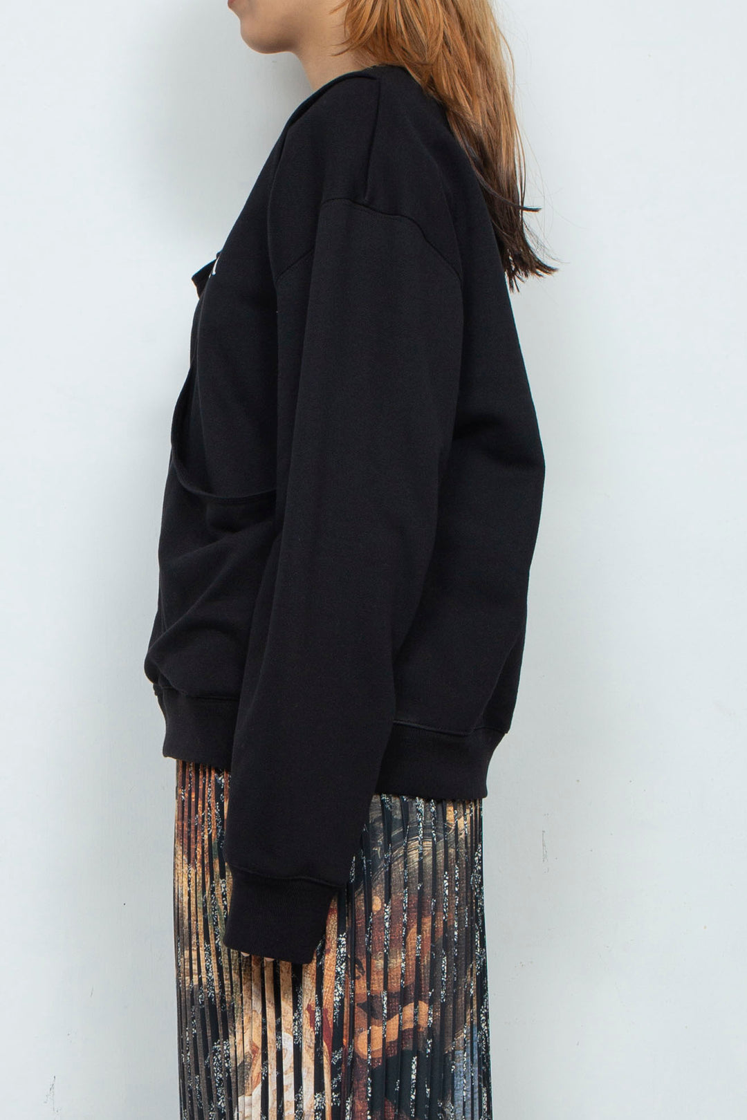 Assemble Sweat Tops / BLACK