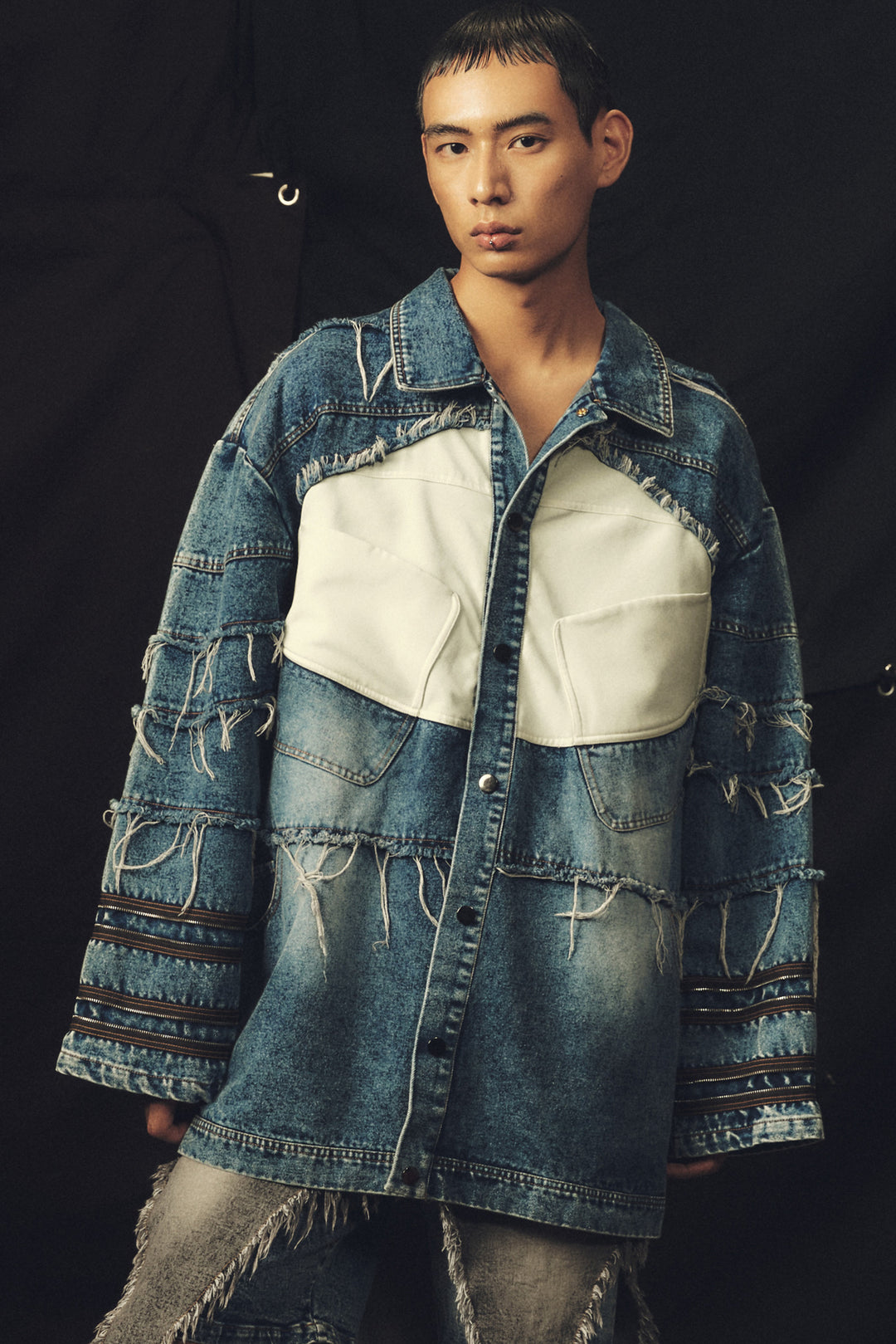 Silhouette fringed zipper denim jacket