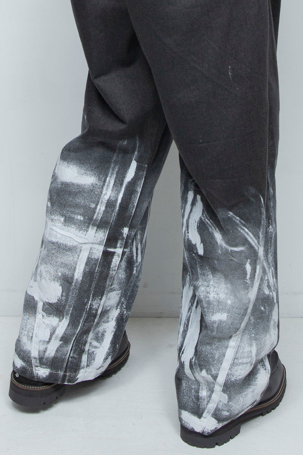 WET PAINT PANTS BLACK