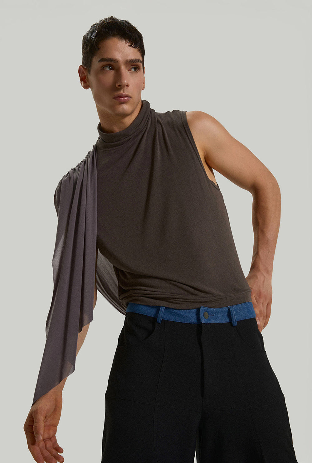 Two tone ribbon high neck vest Gray