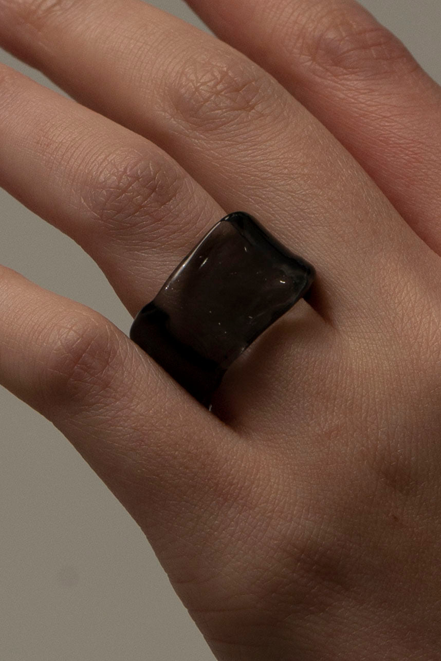 Ripple ring square black