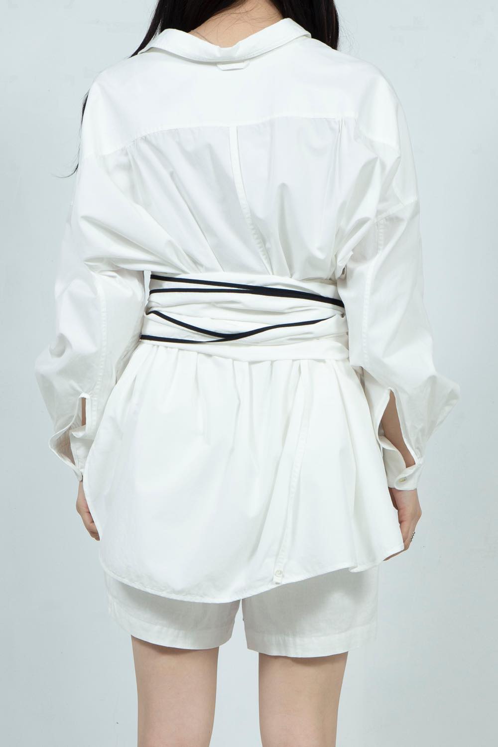 stole belt shirt