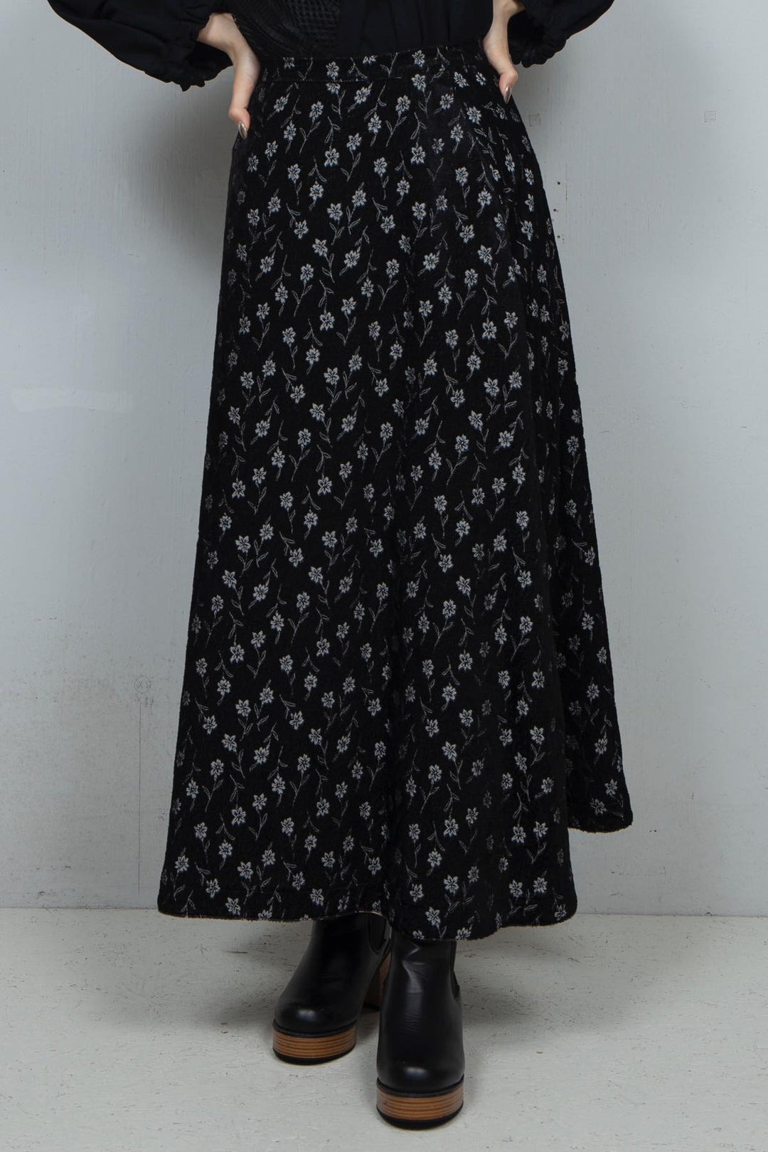 Flower Jacquard Skirt