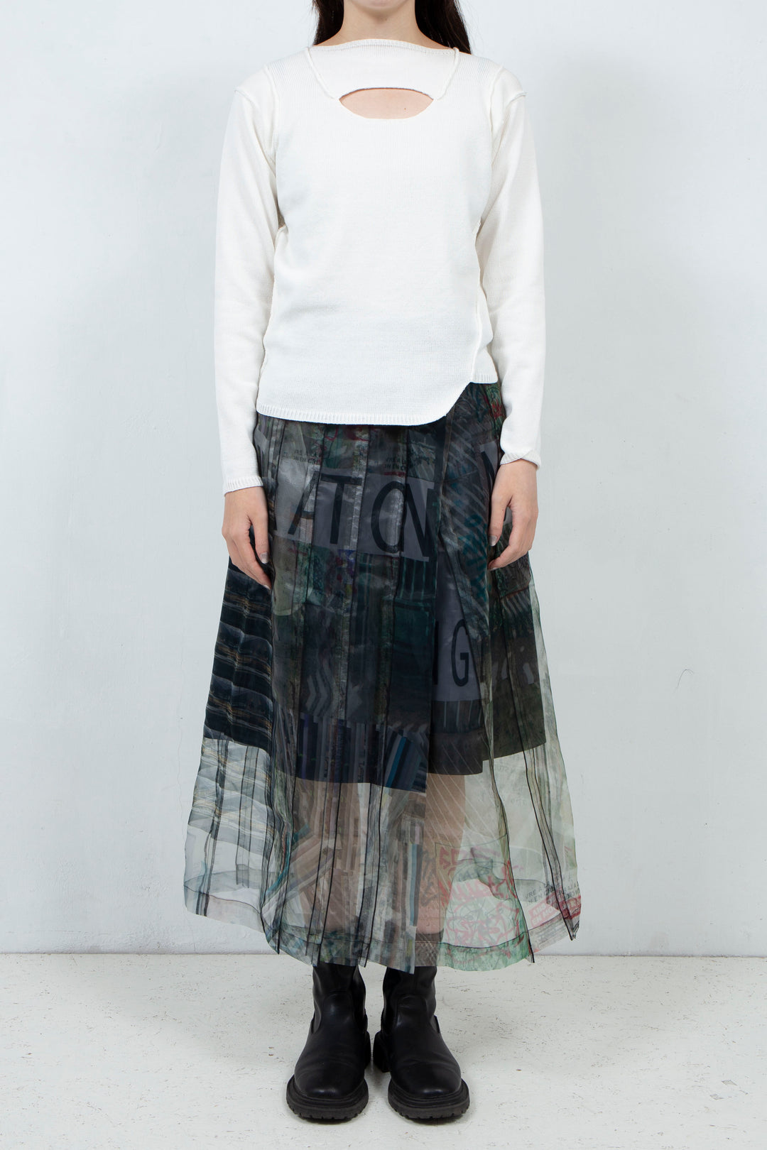 OBAKE FACE knit tops ~White~