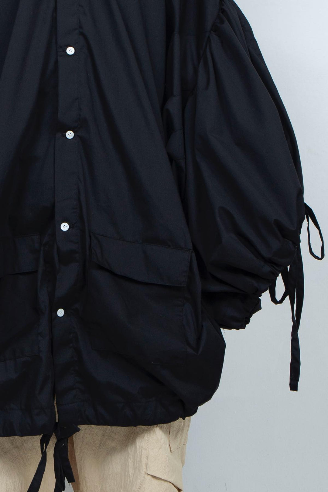 A halo shirt one piece Black
