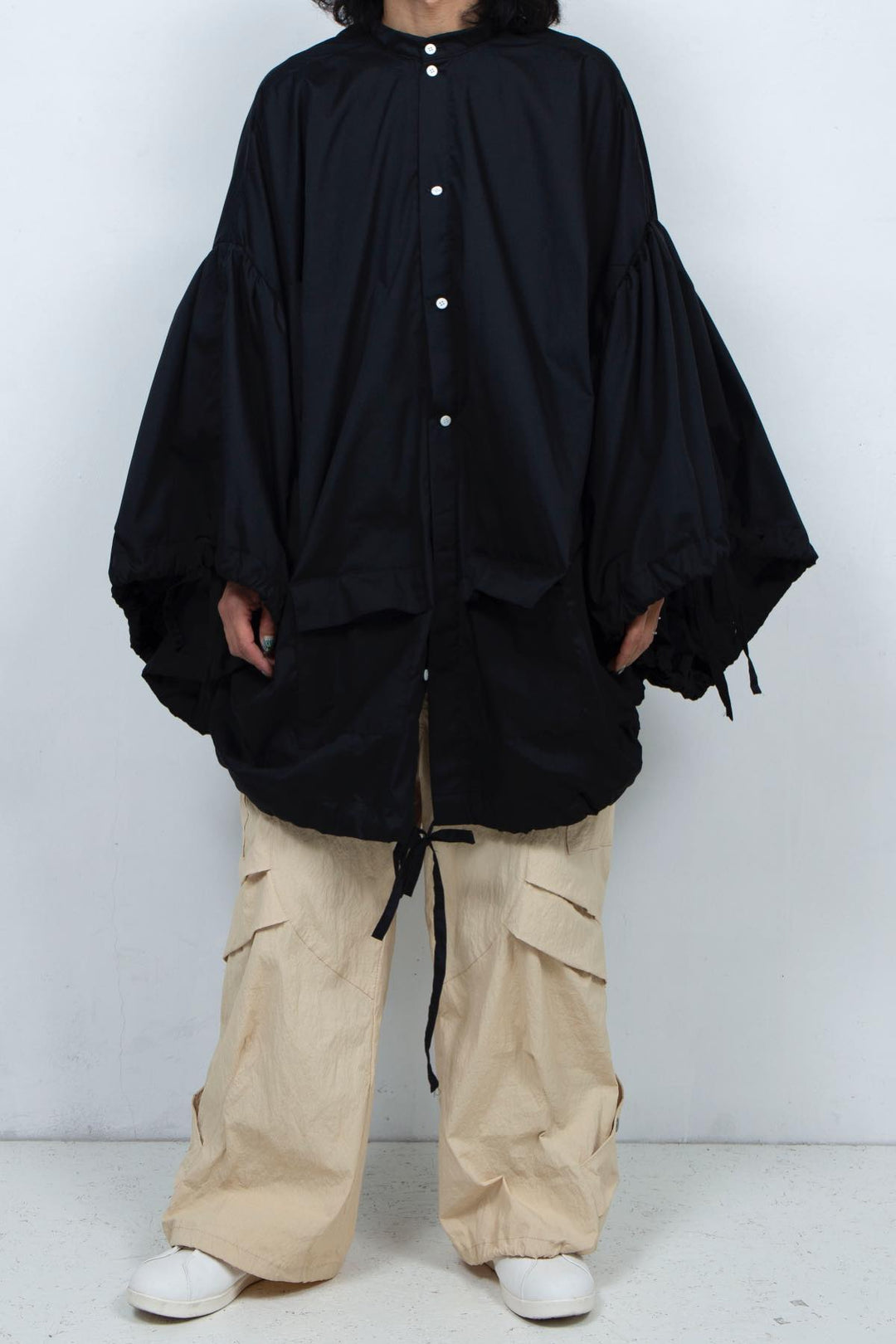 A halo shirt one piece Black