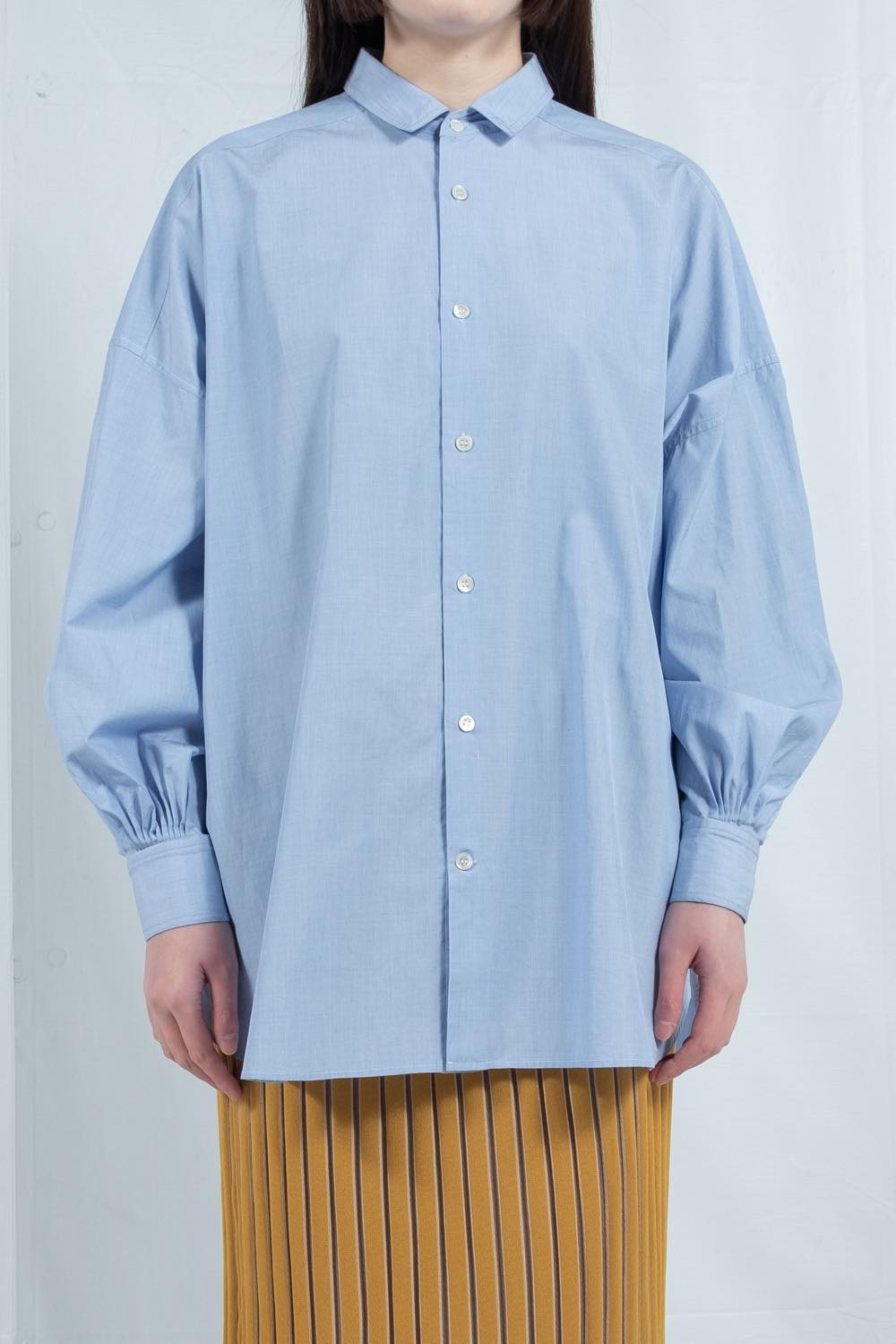 stole belt shirt
