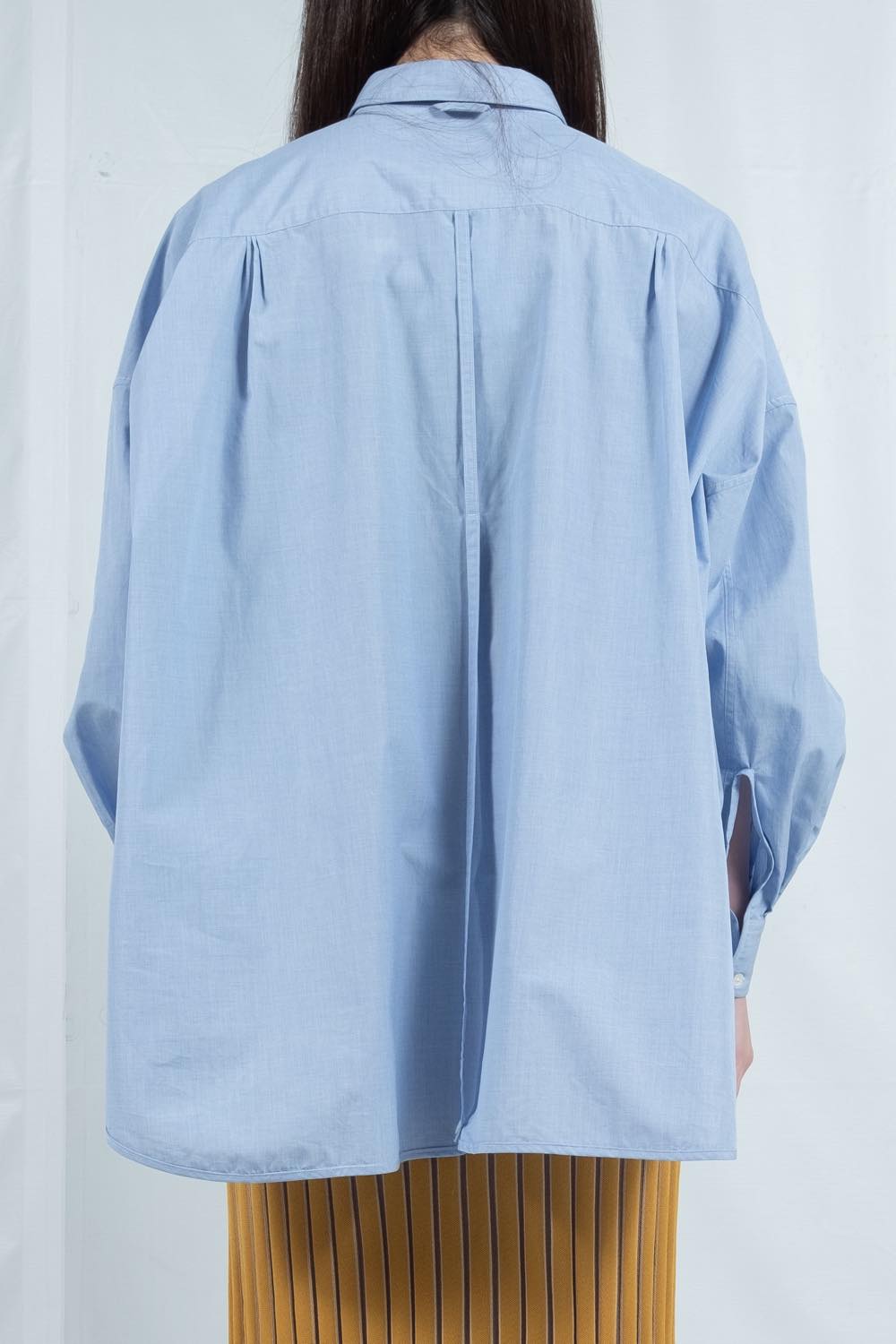 stole belt shirt