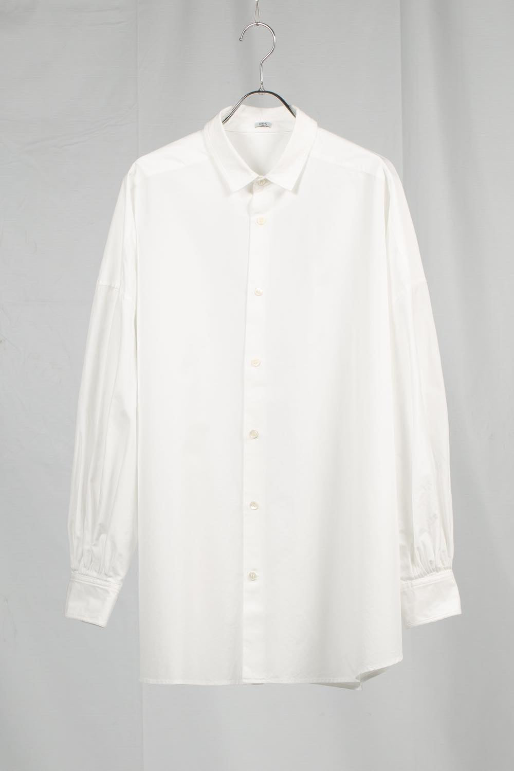 stole belt shirt