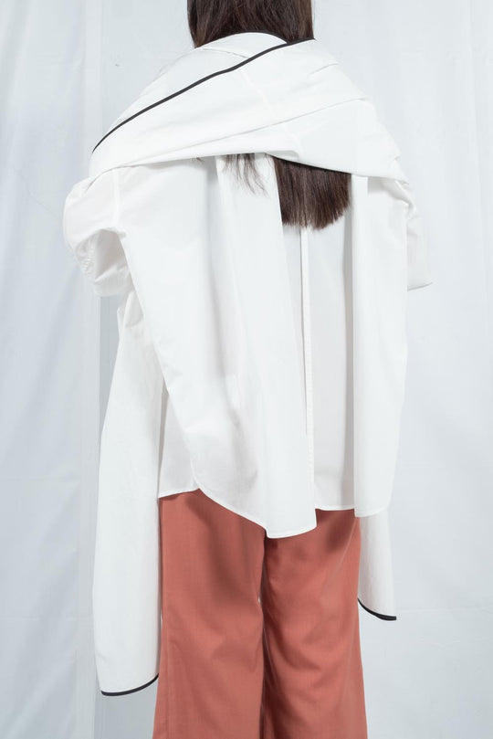 stole belt shirt