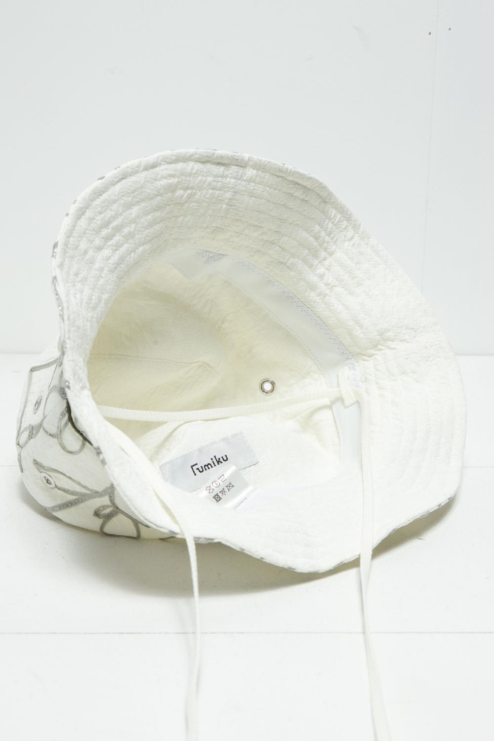 Flower Embroidery Bucket hat
