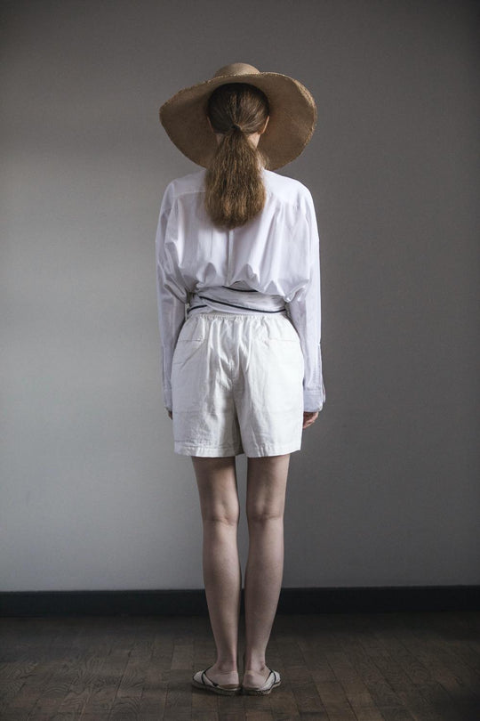 stole belt shirt