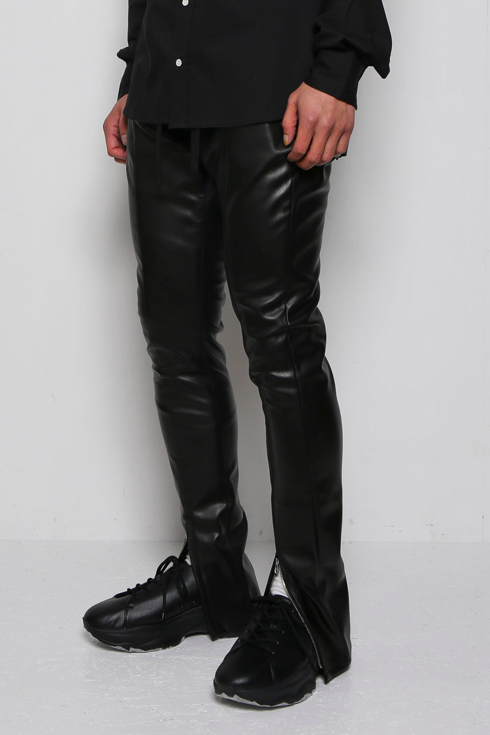 Grotesque pants