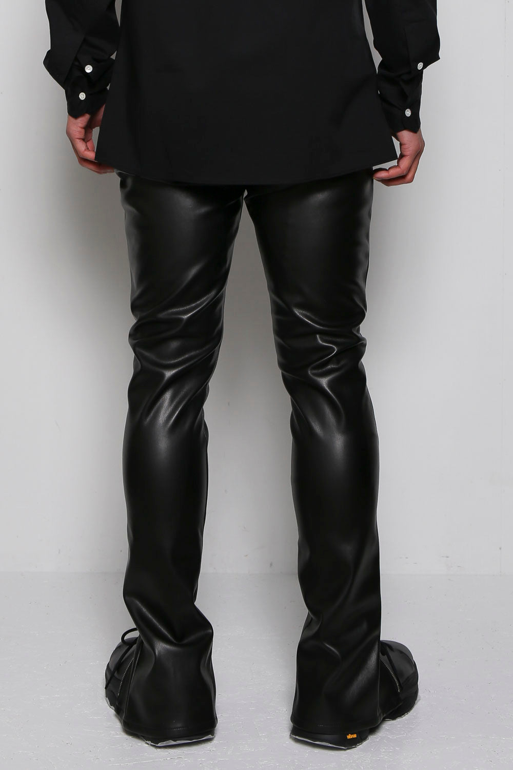 Grotesque pants