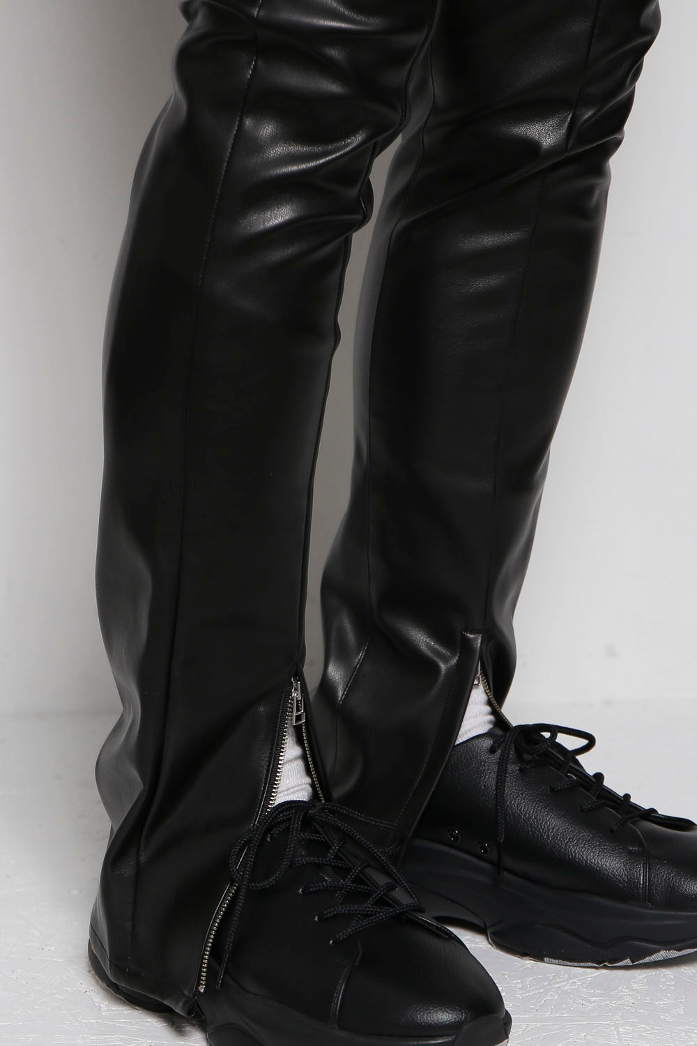 Grotesque pants