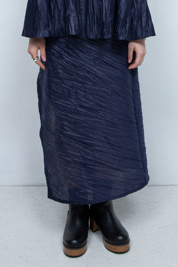 pleated slit skirt