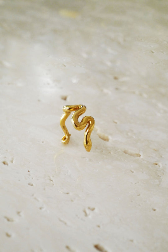 Lip ring, Ear cuﬀ：Serpent / Gold