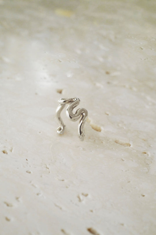 Lip ring, Ear cuﬀ：Serpent / Silver