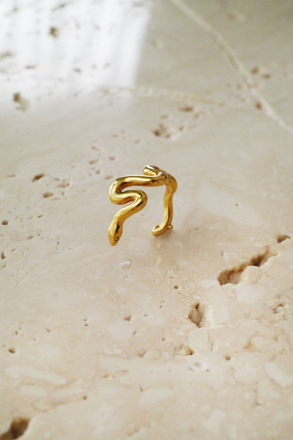 Lip ring, Ear cuﬀ：Serpent / Gold