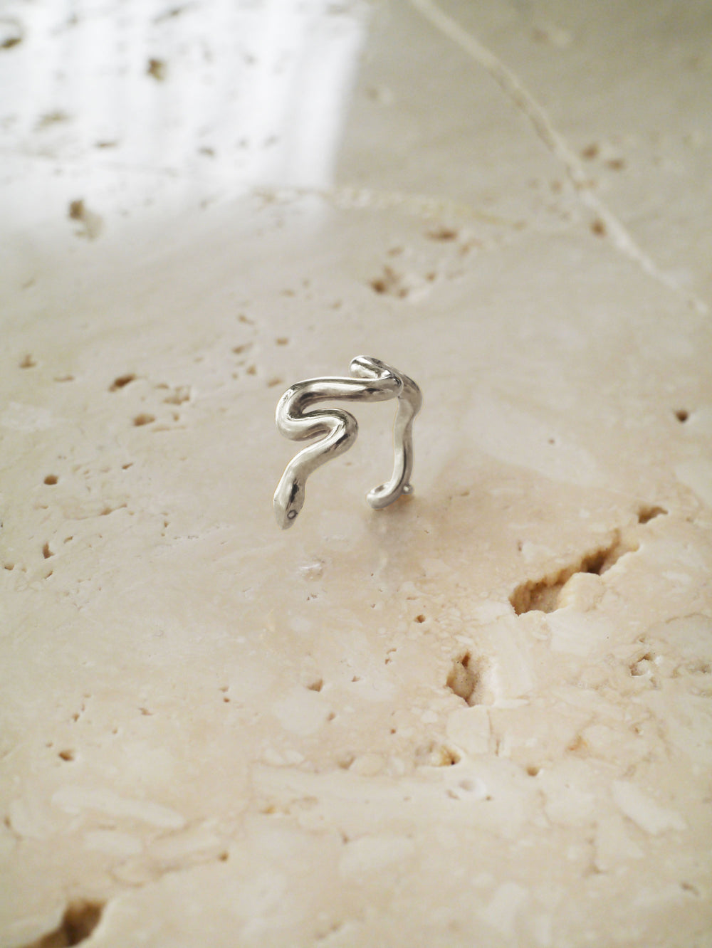 Lip ring, Ear cuﬀ：Serpent / Silver