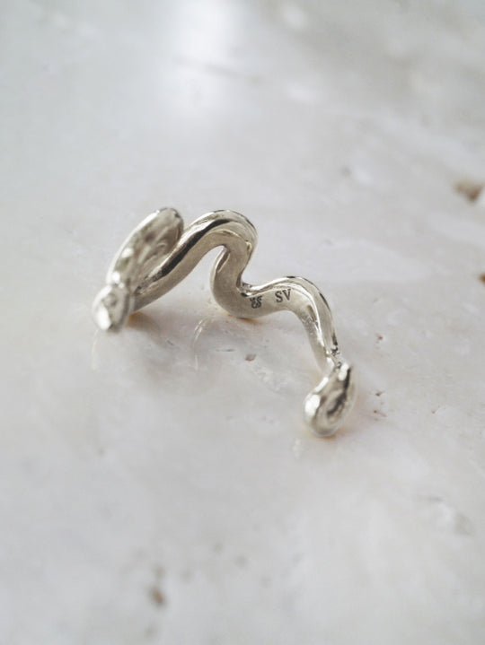 Lip ring, Ear cuﬀ：Serpent / Silver