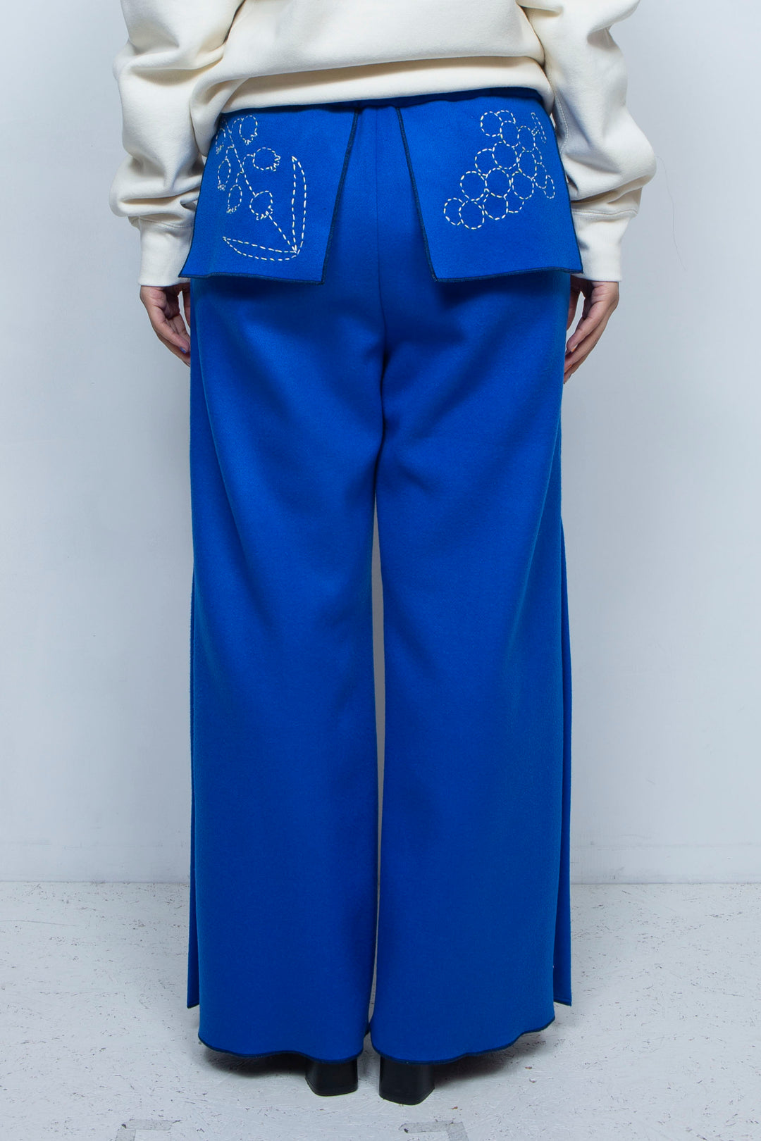 Ghost / embroidery cashmere pajama trousers "Lily of the valley"