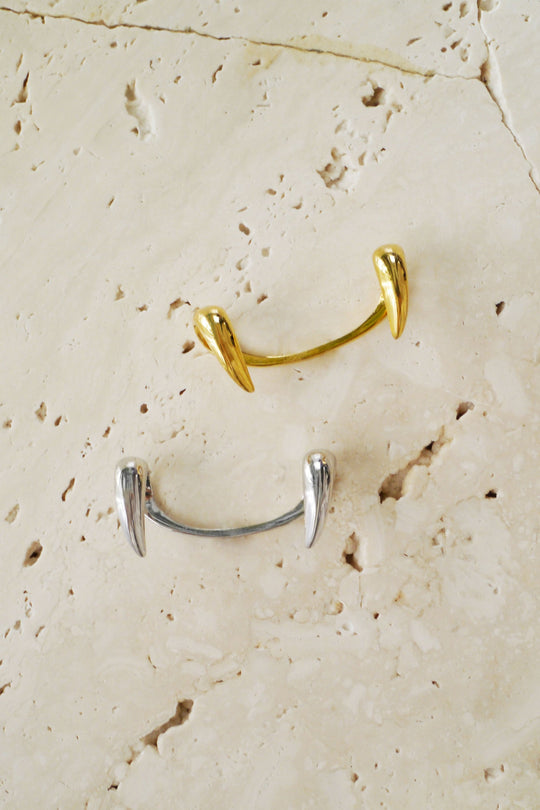 Lip ring：Fangs / Silver