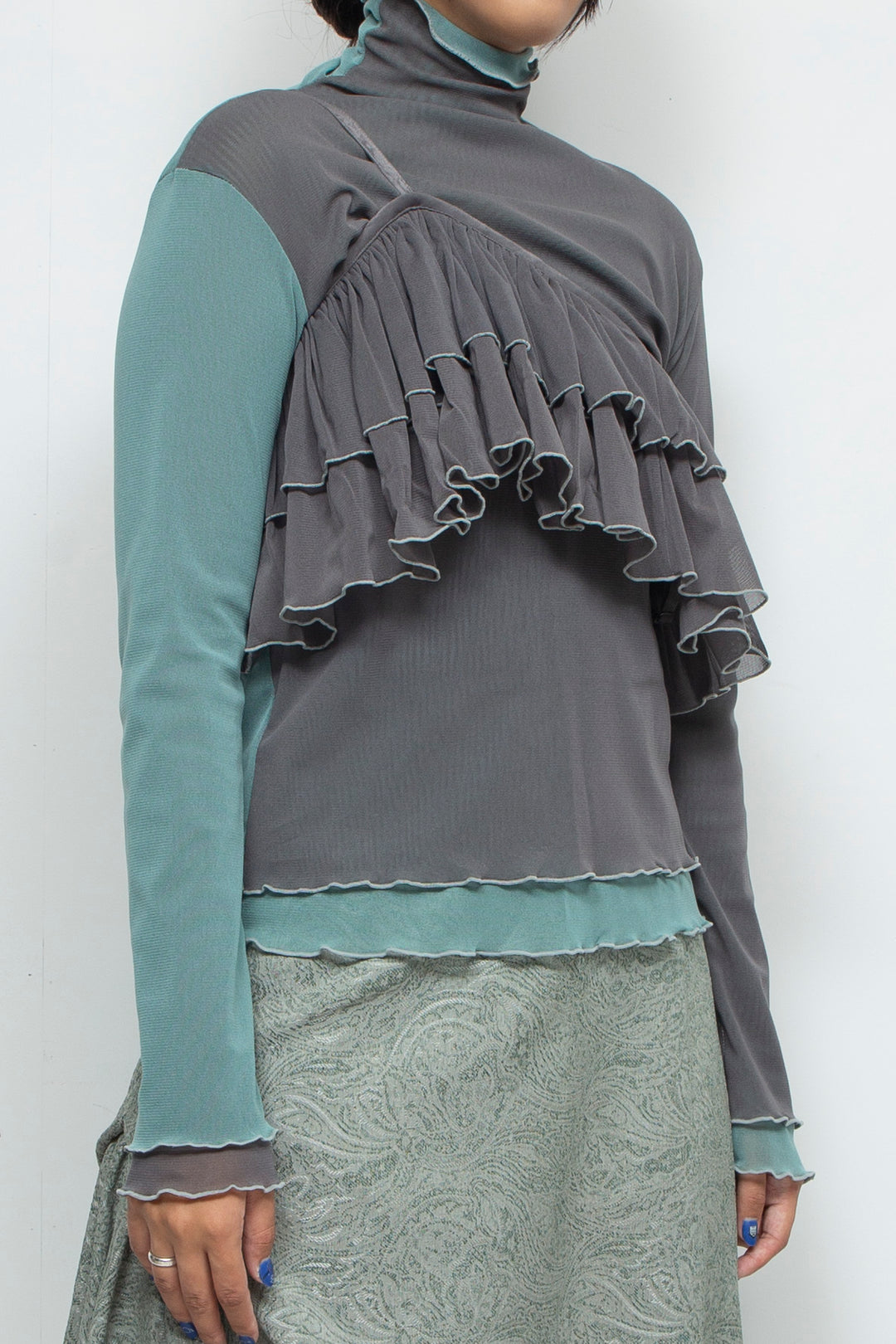 net tulle ruffle bib GRAY