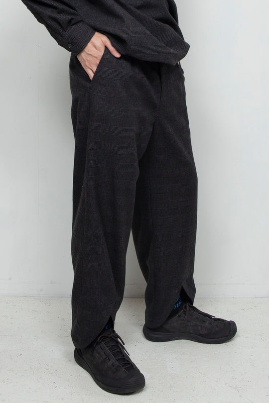 Slit pants Black 24AW-KP01