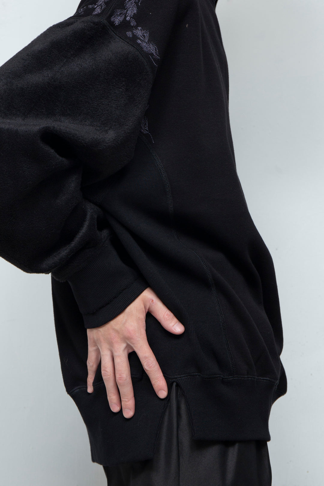 "PINE" Shaggy Pile Paneling Half Zip Sweat BLACK