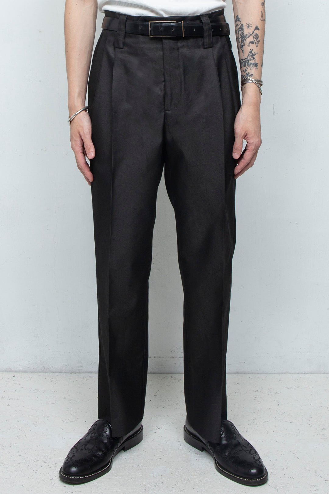 "MONSIUER" 3-Tuck Trousers BLACK