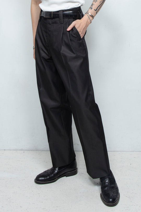 "MONSIUER" 3-Tuck Trousers BLACK