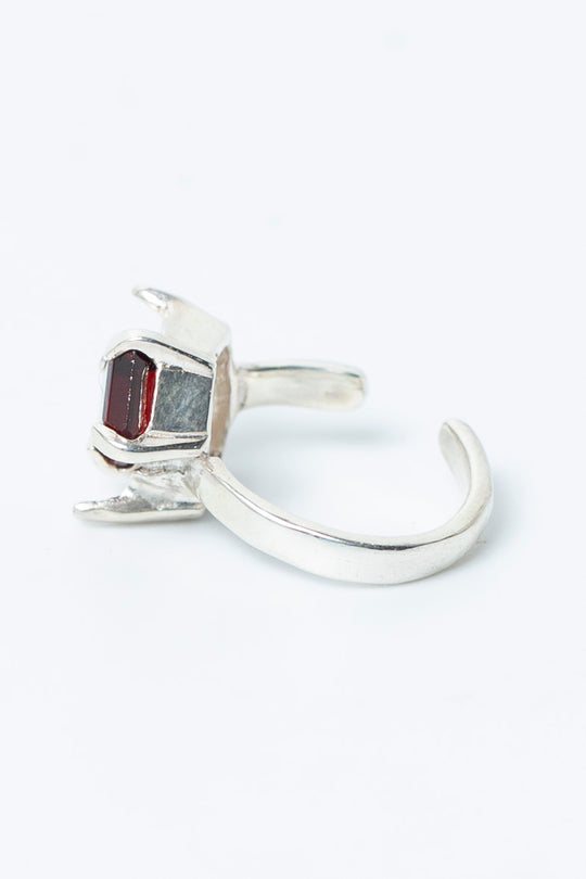 outsider ear cuff (garnet sv)