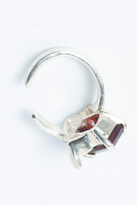 outsider ear cuff (garnet sv)