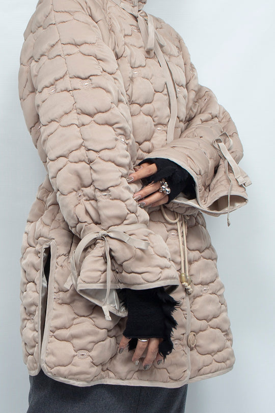 REMOVABLE 3D PRINTED BUTTON QUILTED SHELL JACKET BEIGE