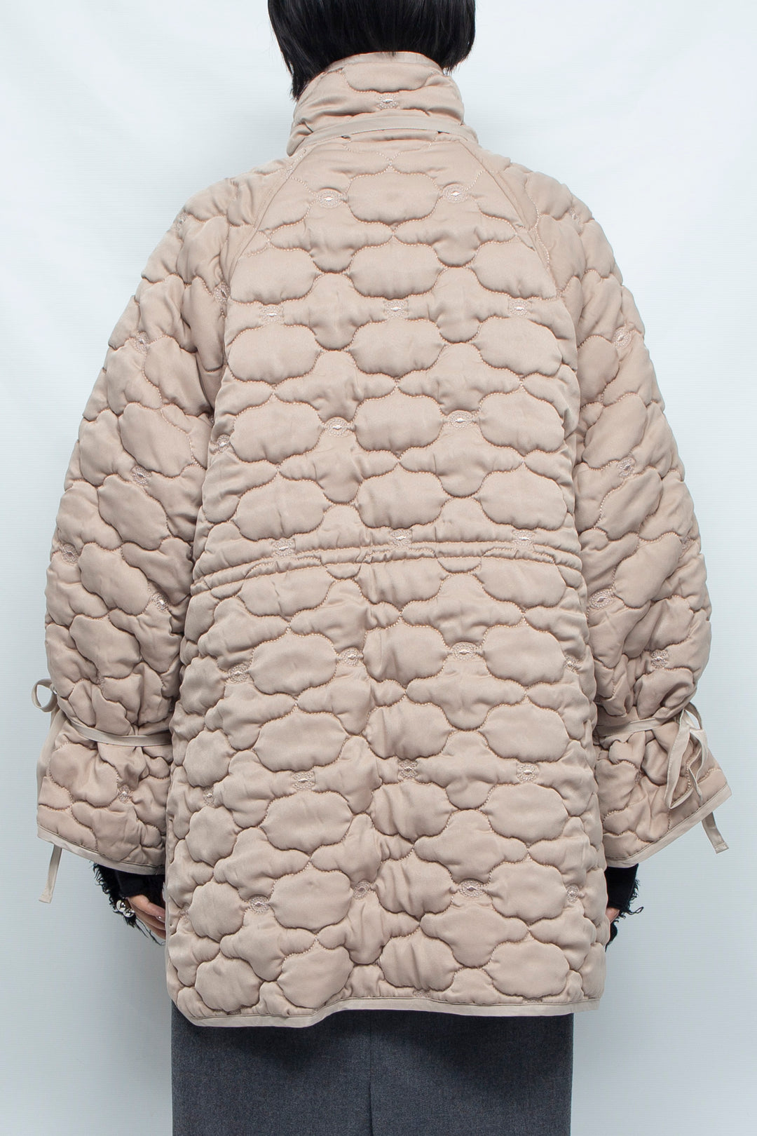 REMOVABLE 3D PRINTED BUTTON QUILTED SHELL JACKET BEIGE