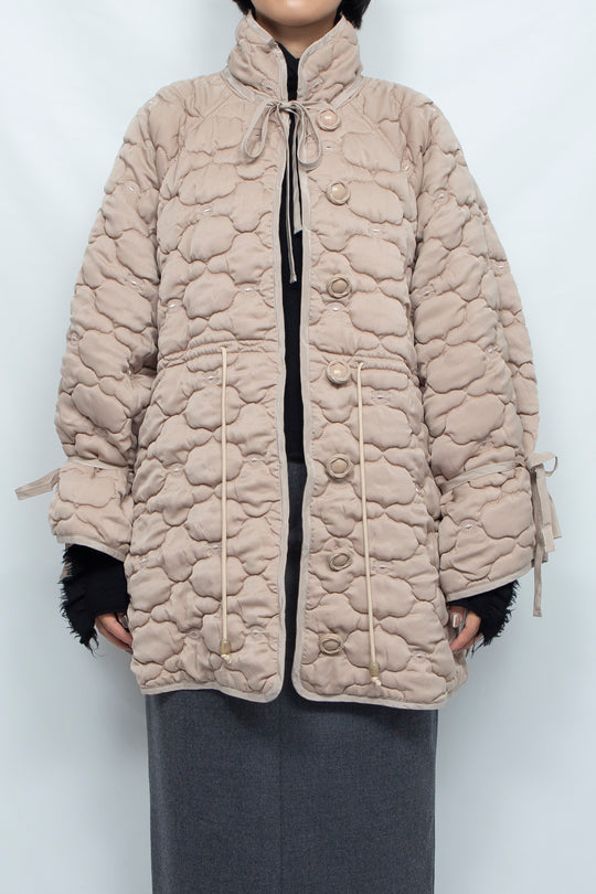 REMOVABLE 3D PRINTED BUTTON QUILTED SHELL JACKET BEIGE