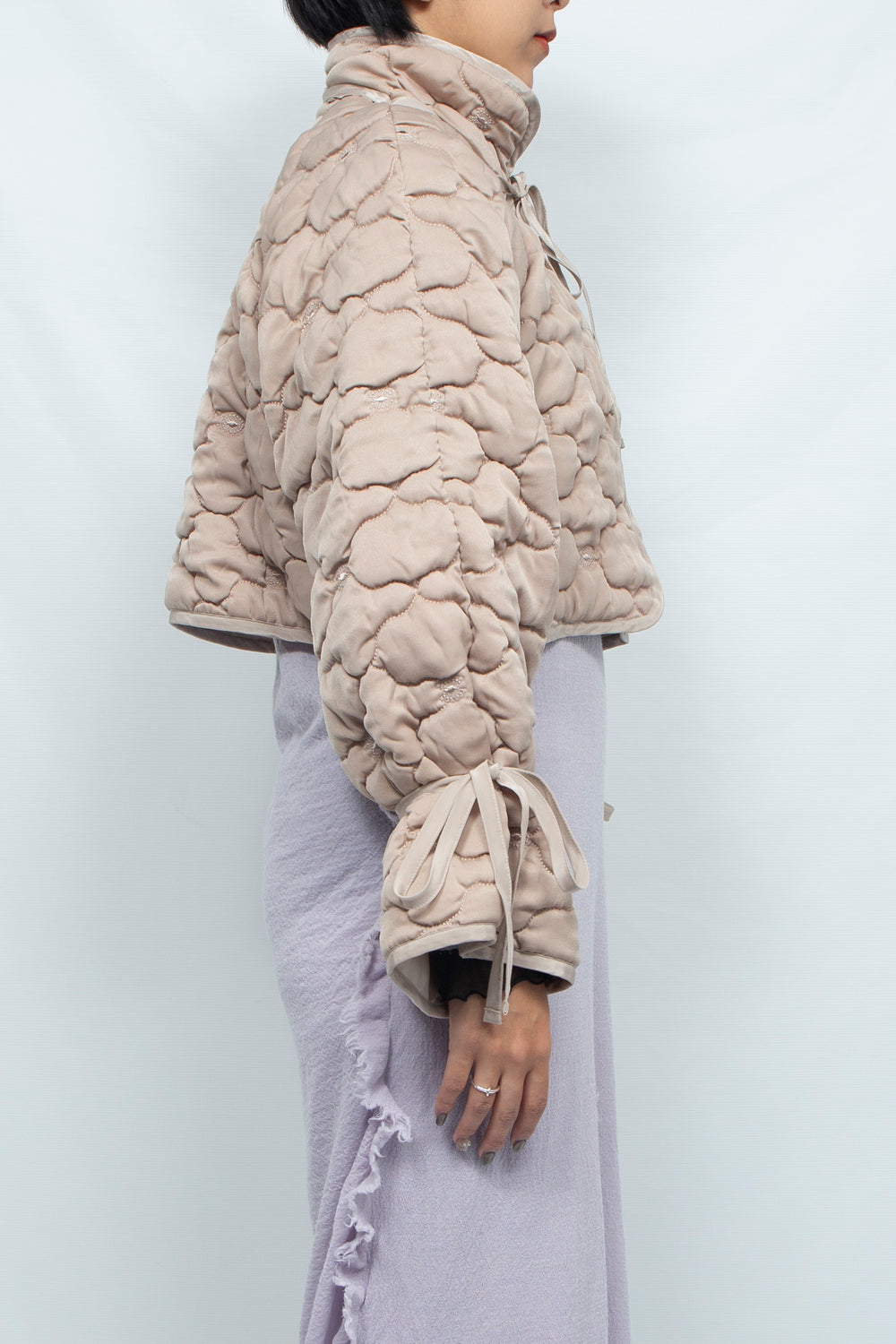 REMOVABLE 3D PRINTED BUTTON QUILTED SHELL SHORT JACKET BEIGE