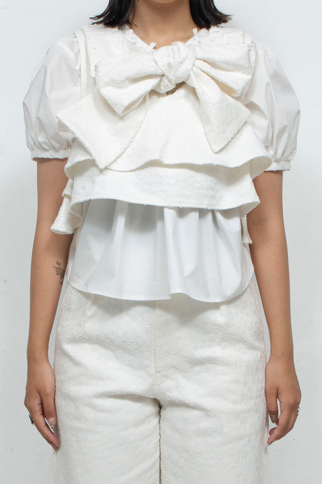 Flower print denim blouse white