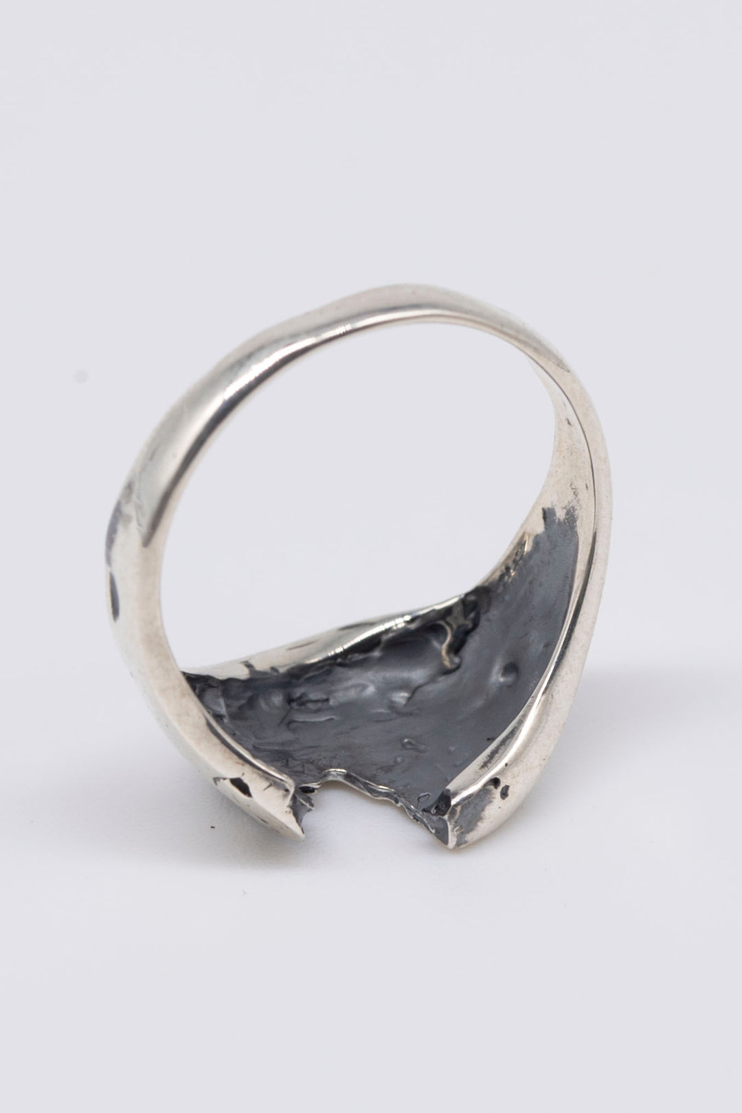 cracked signet ring