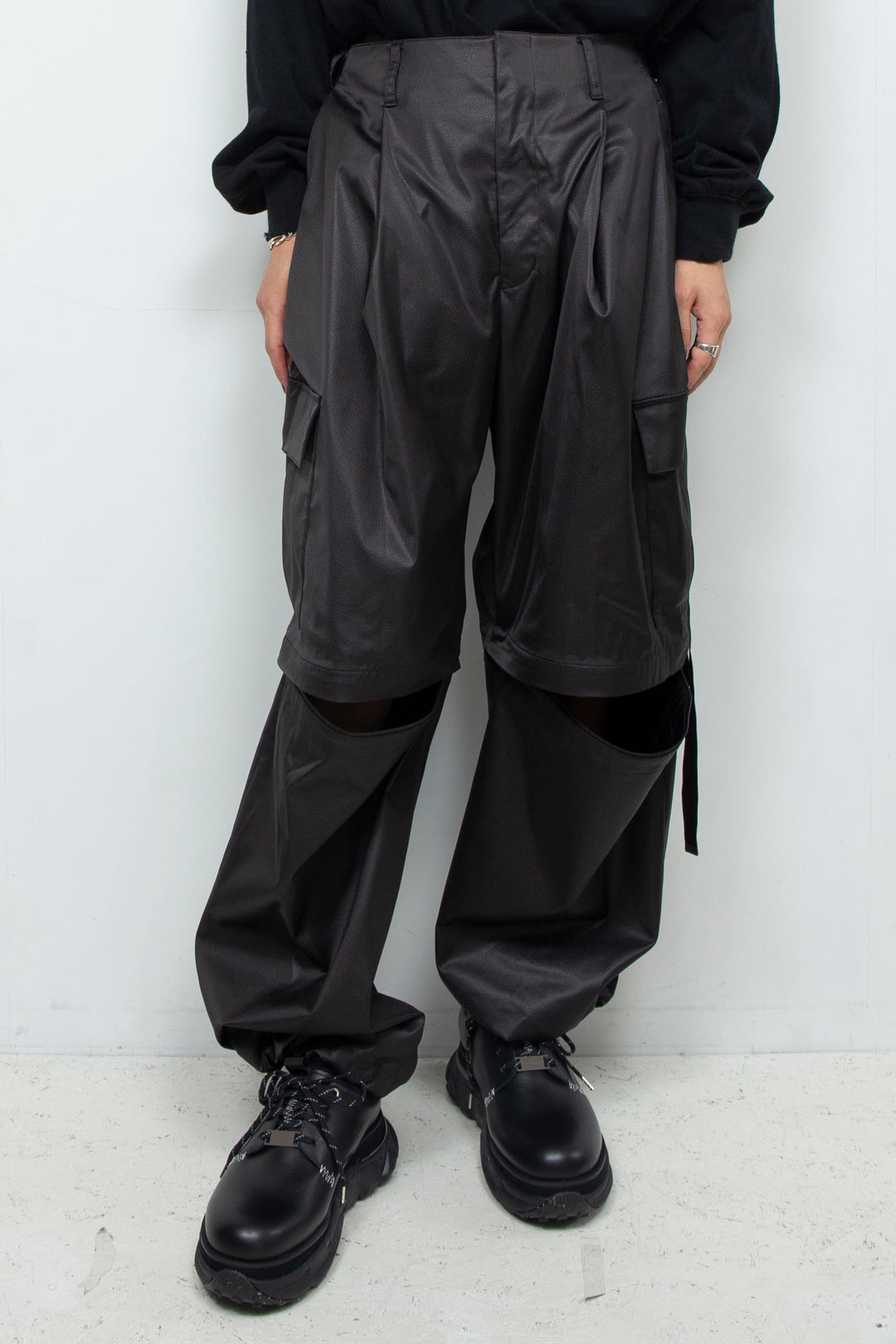 Fake-fake leather detachable cargo pants BLACK