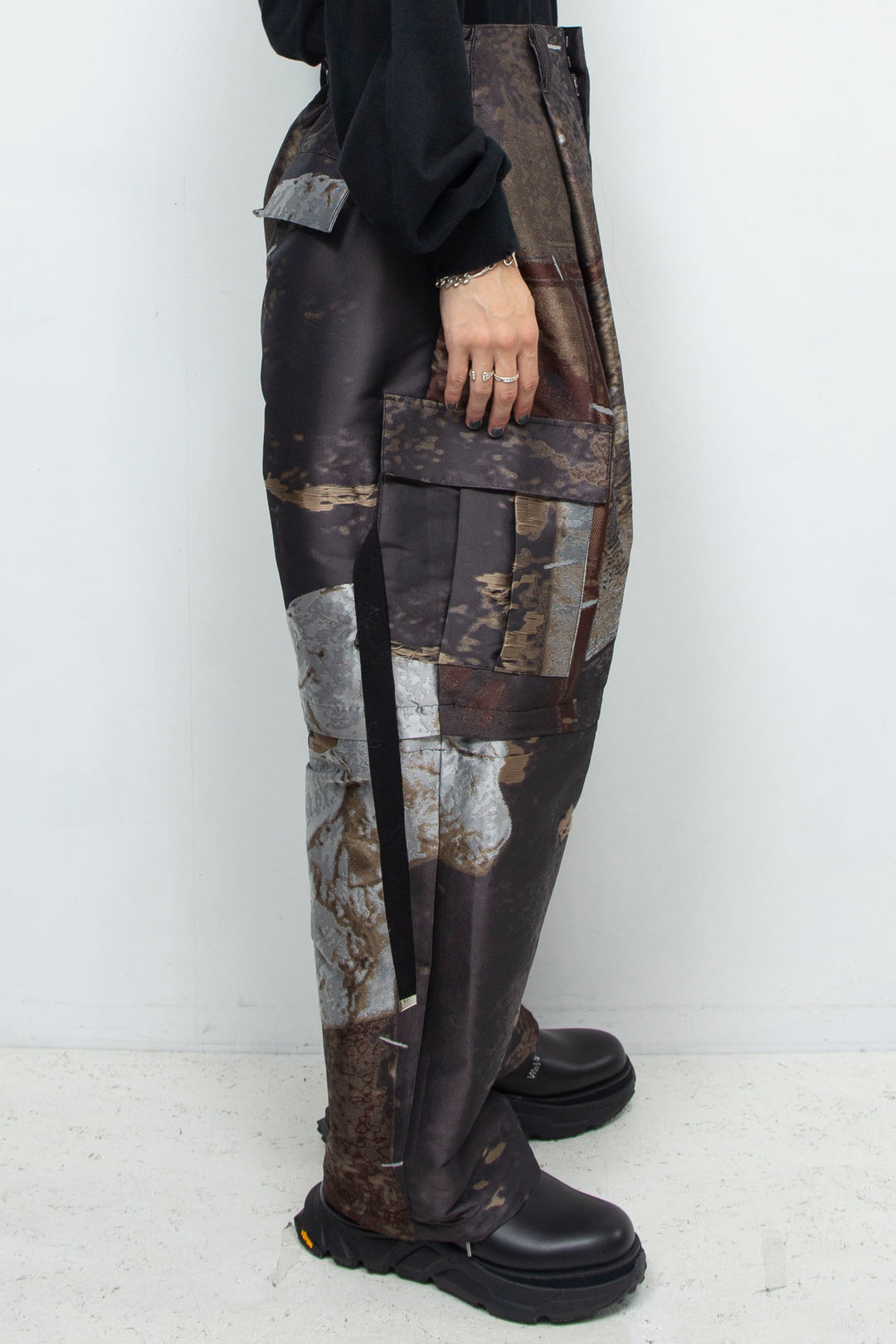 Art motif aging jacquard detachable cargo pants LUMBER & METAL