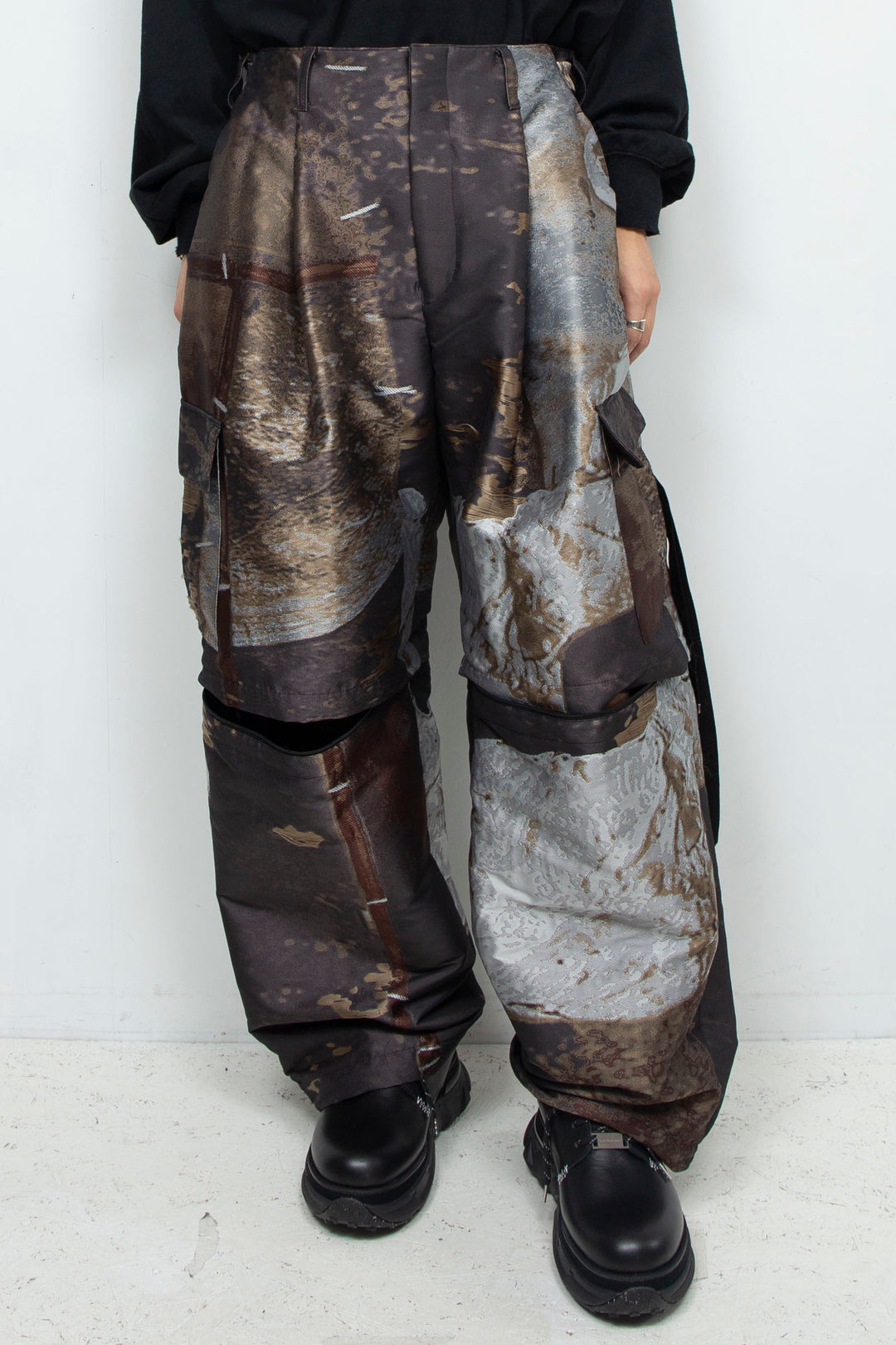 Art motif aging jacquard detachable cargo pants LUMBER & METAL