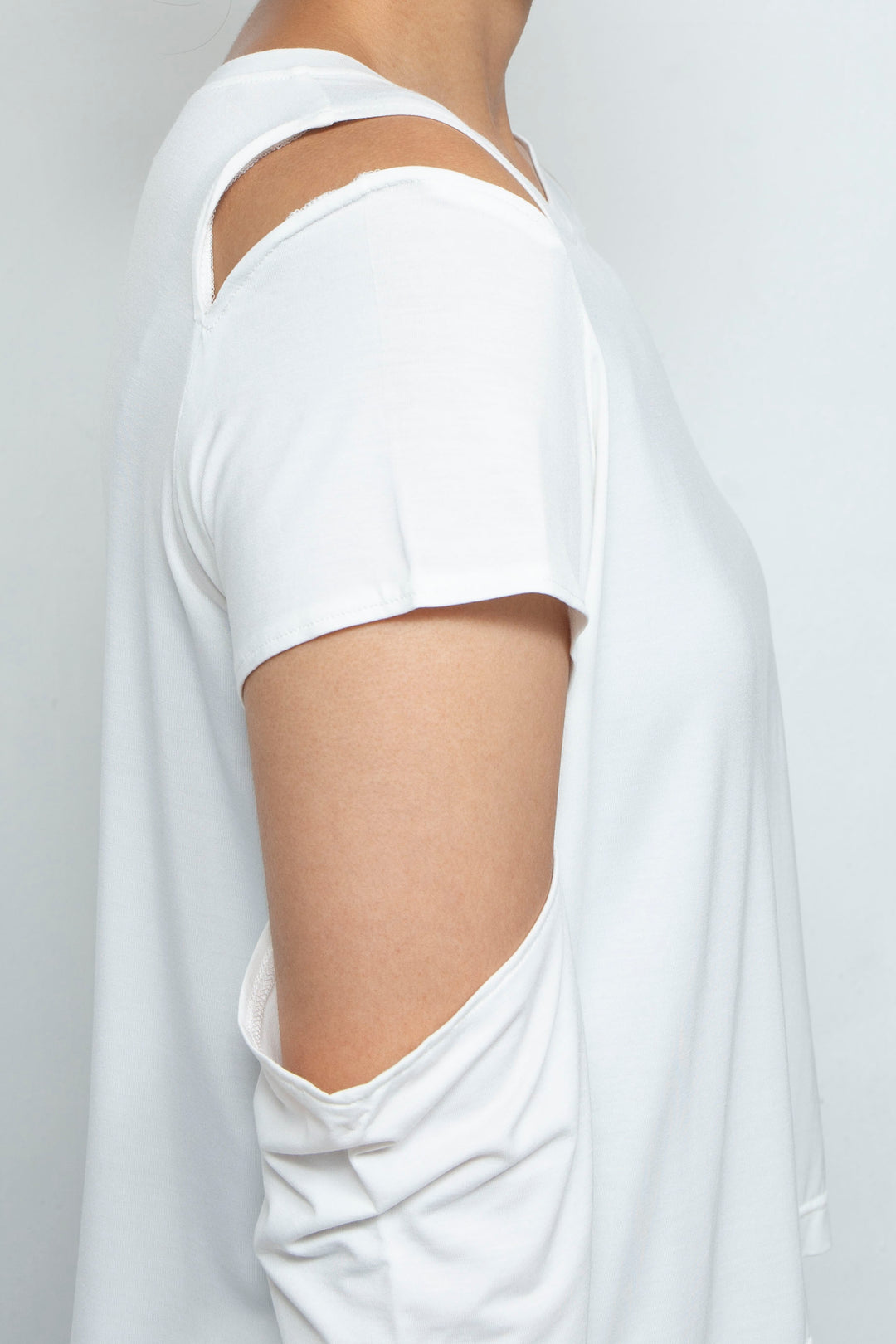 Shoulder slit long T-shirt