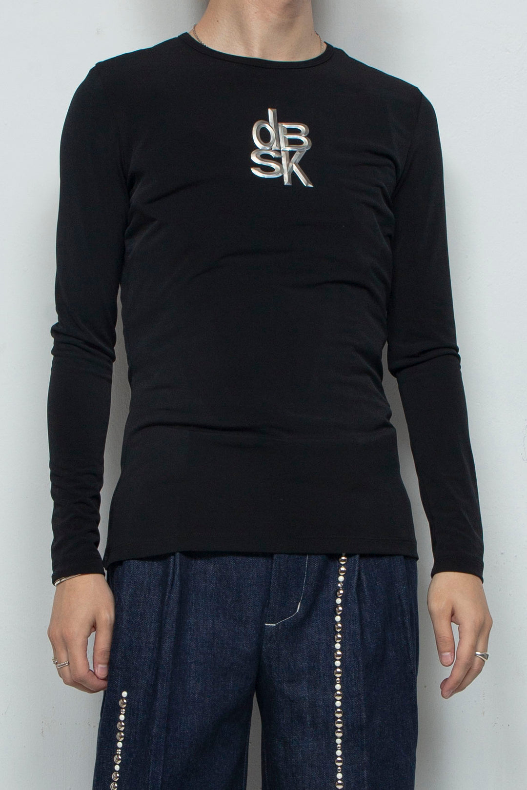 dBSK Motif Slim Fit Tops / BLACK