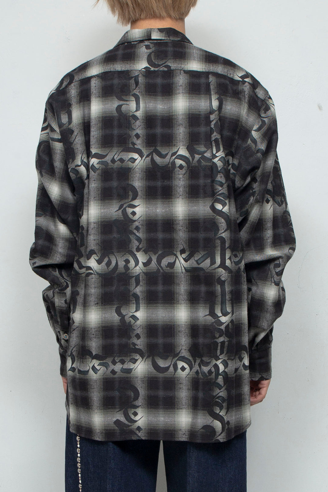 Calligraphy Graphic Bowtie Flannel Shirt / BLACK