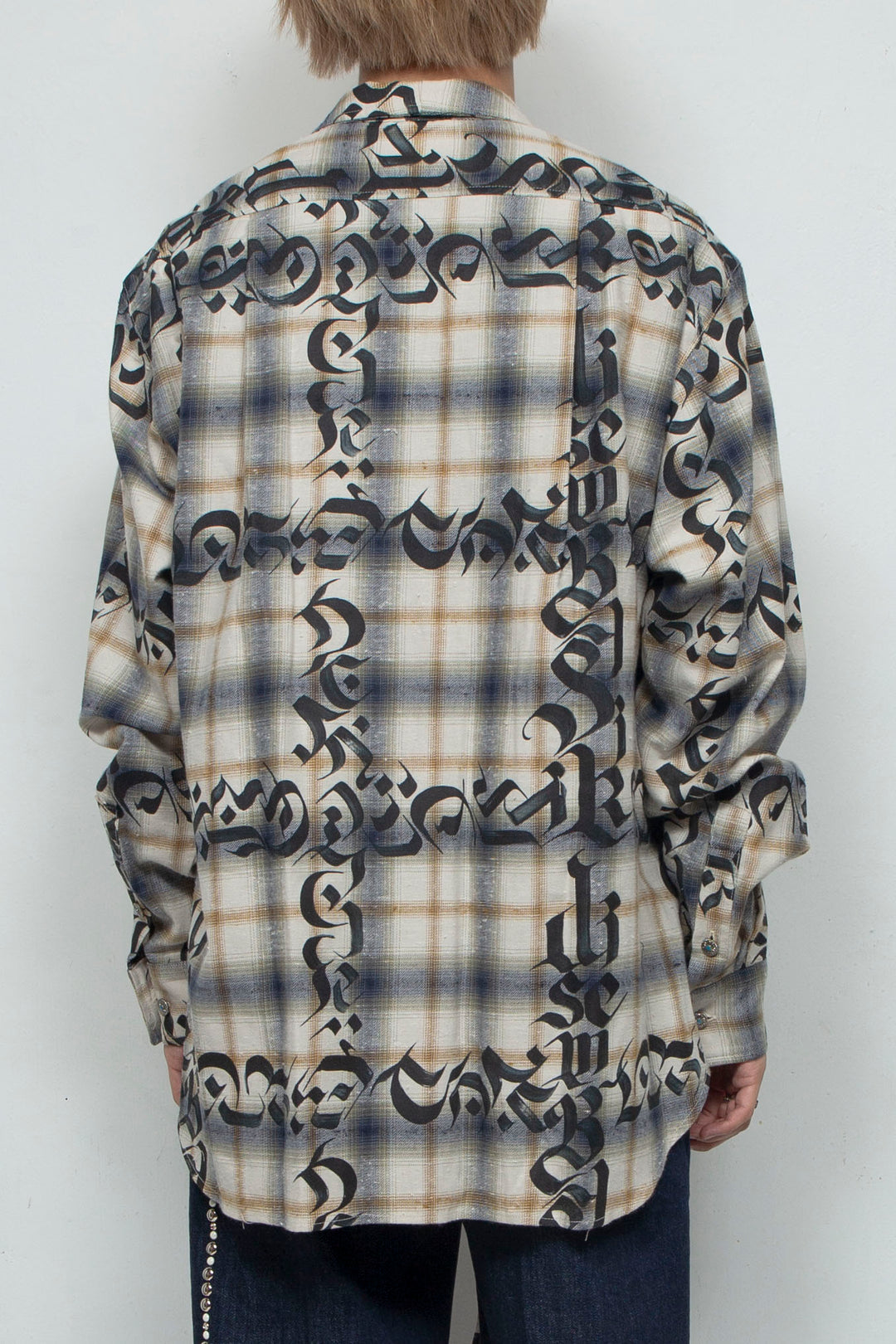 Calligraphy Graphic Bowtie Flannel Shirt / IVORY