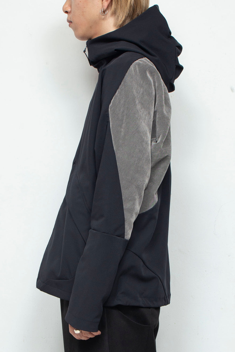 TACTILE SHELL JACKET