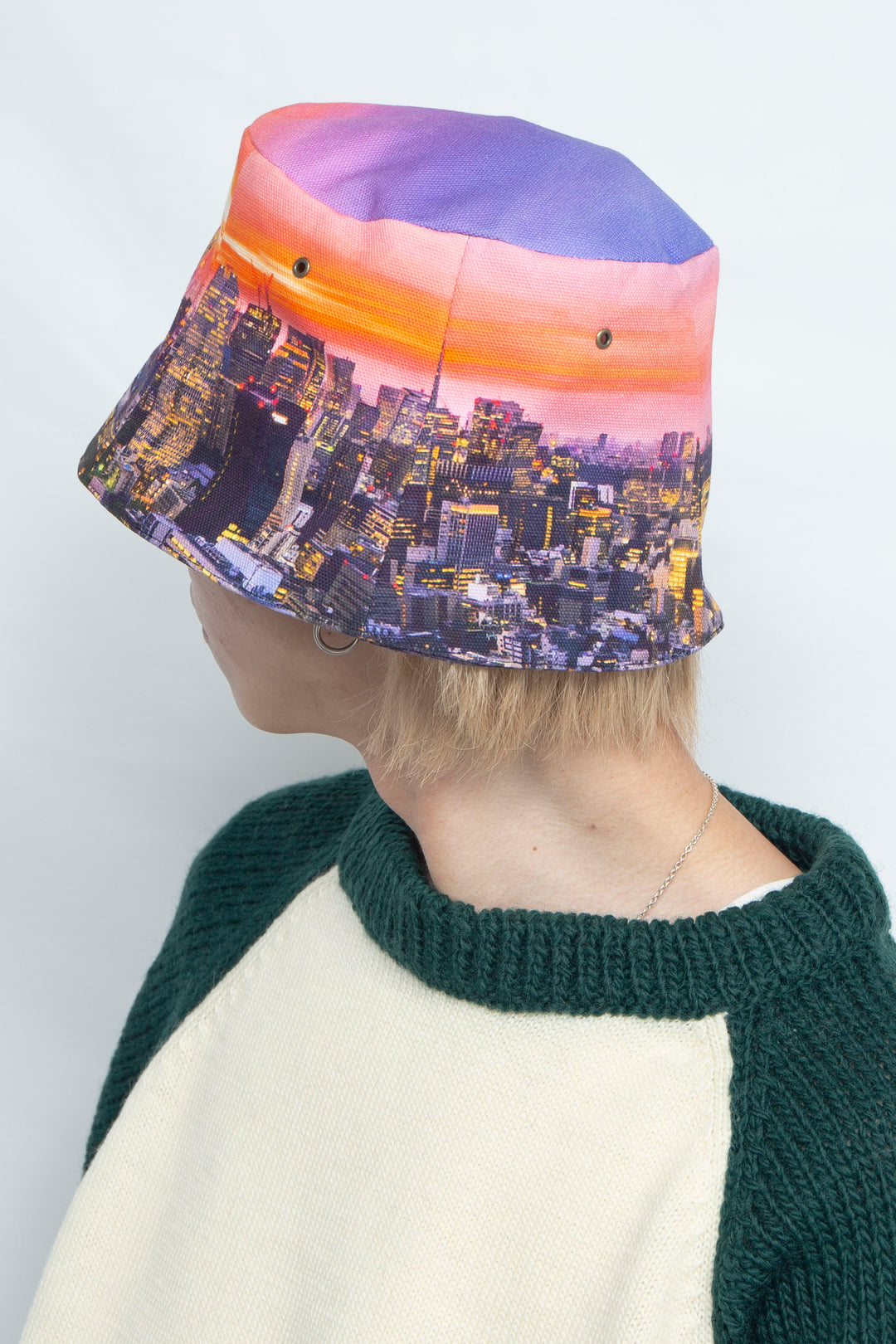 PHOTOGRAPH BRIMLESS BUCKET HAT